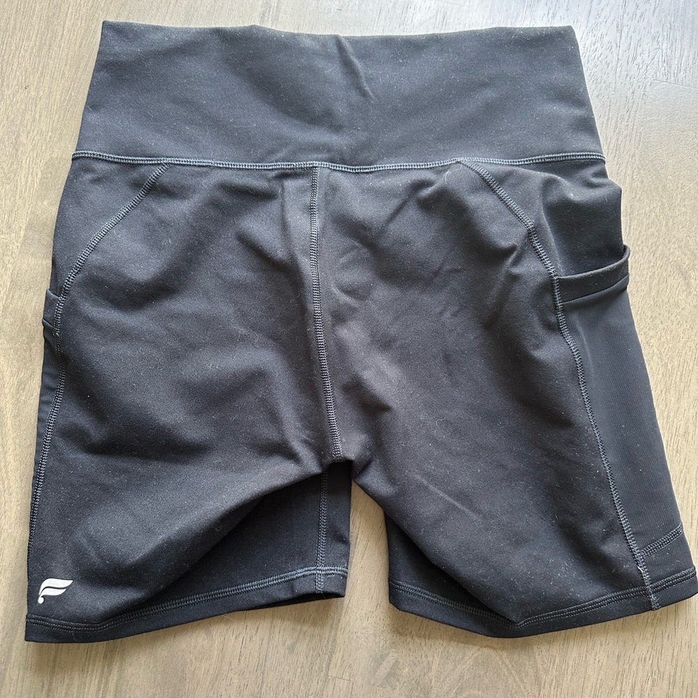 Fabletics Shorts with pockets - Picture 2 of 4